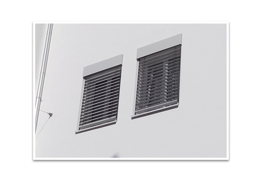 Raffstores und Rollläden